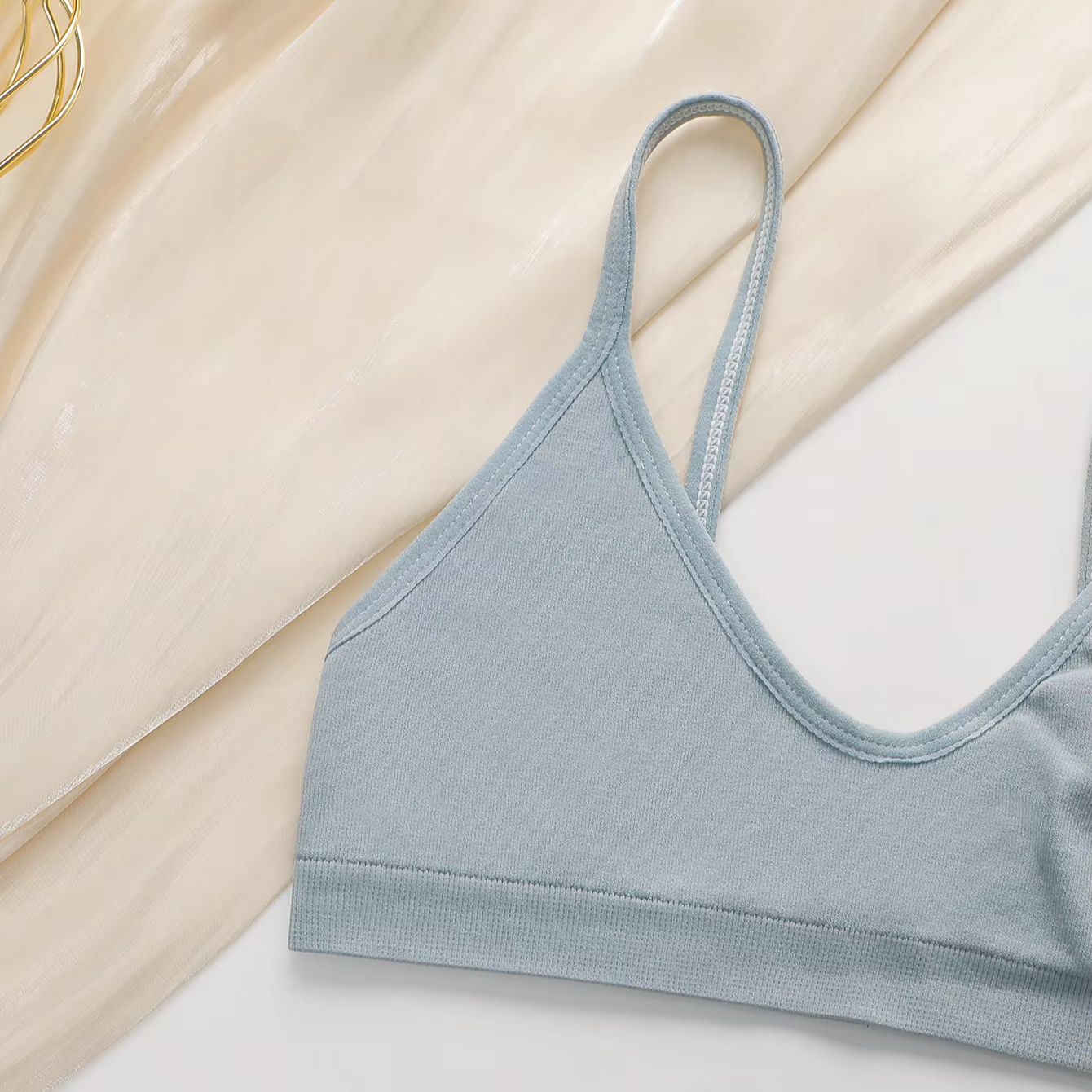 Kadınlar için dikişsiz, balens - Bralette Wireless Soft incelemesi ve fiyatı